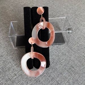 Retro resin earrings NWOT